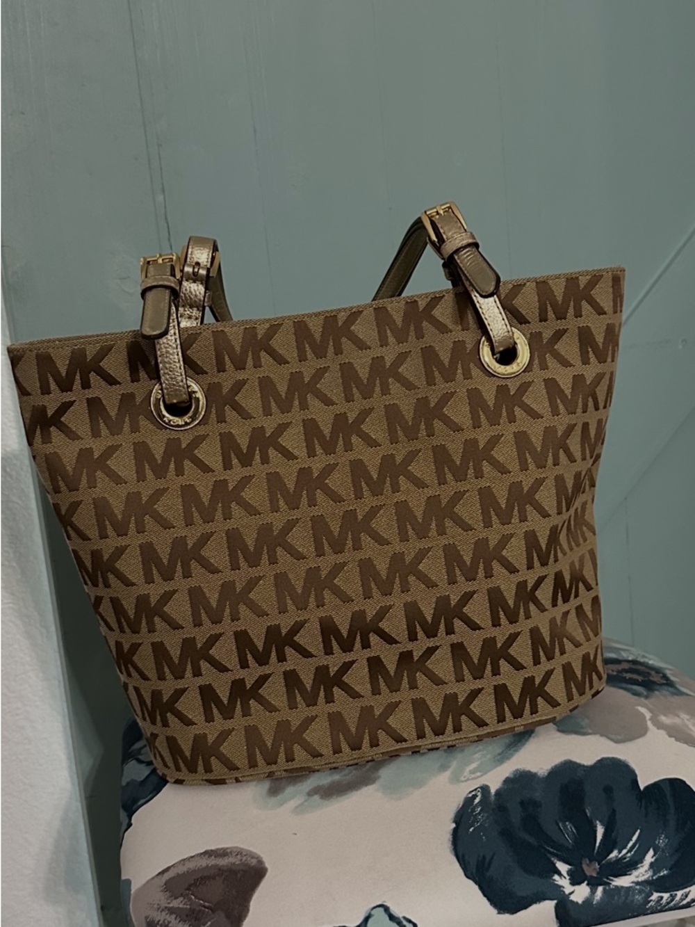 Michael Kors Camel/ Brown/ Gold Signature Jet Set Canvas Tote Shoulder Bag - Picture 3 of 14